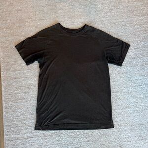 Men’s Alo Yoga Brown shirt size M